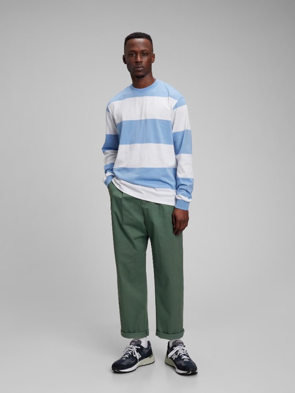 Gap Relaxed Vintage Pleated Khakis